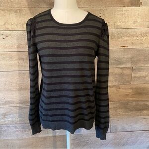 🛍️3/$30 Cable & Gauge women’s grey & black striped long-sleeved top in medium